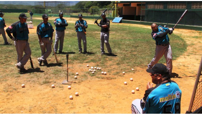 Adonis salvó y Younaifred empujó cuatro