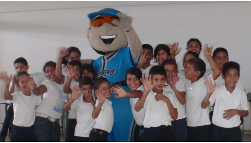 Bravos culmina programa “Incentivando el béisbol en las escuelas”