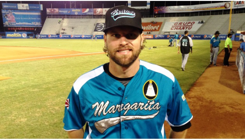 Matt Padgett se uniformó con los Bravos