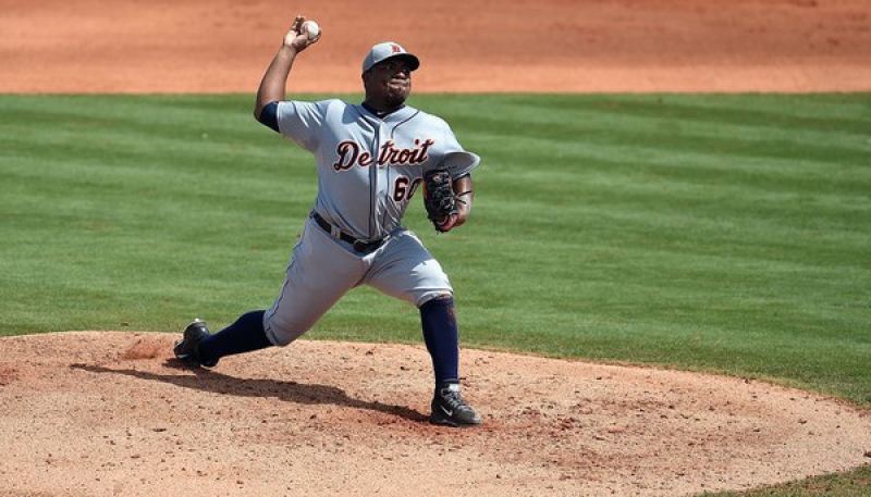 Ángel Nesbitt y Wilmer Flores destacados