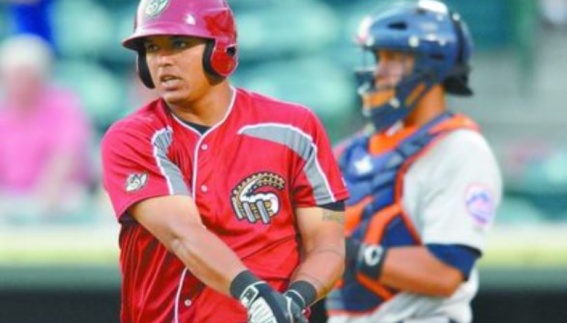 Osuna mantiene su ritmo con el bate