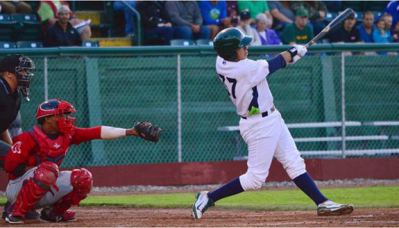 Argenis Raga bateó de 4-3, con doblete