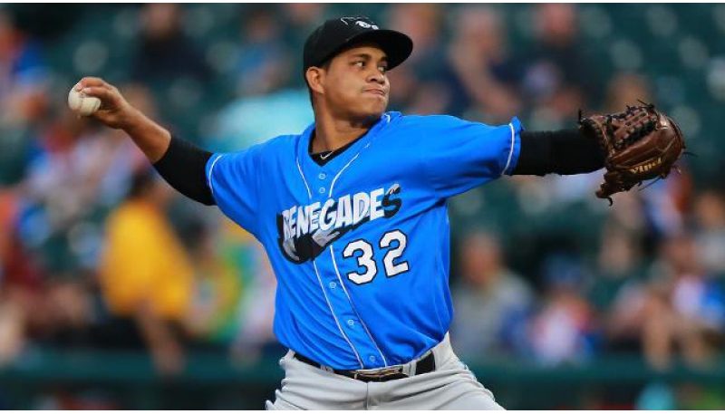 Yonny Chirinos tiene efectividad de 0.75