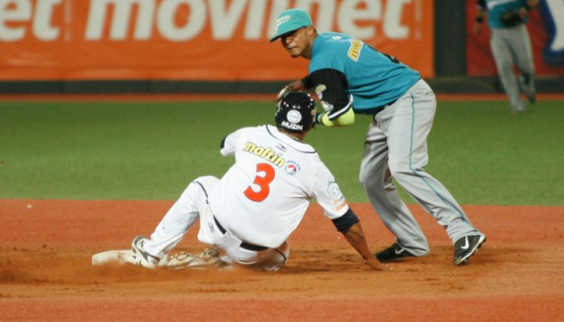 Los Bravos cayeron 6-4 ante los Caribes