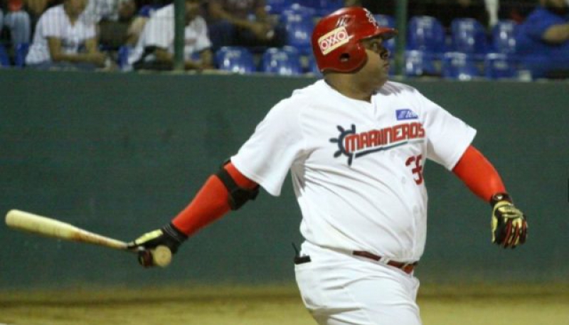 Luis Jiménez dio jonrón y empujó cuatro