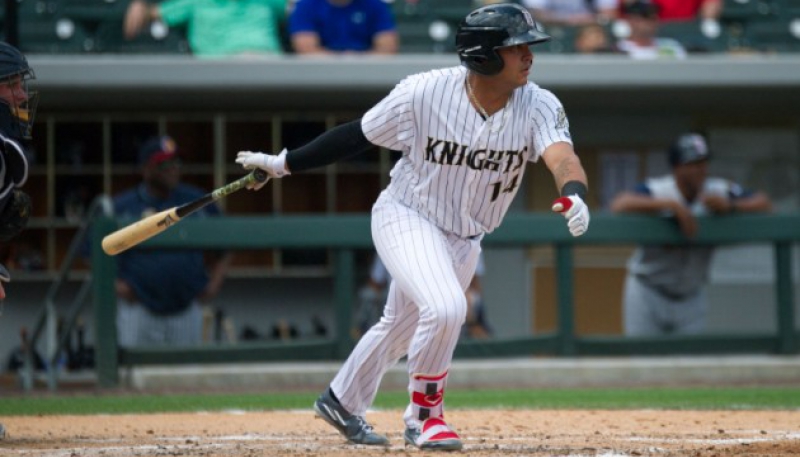 Omar Narváez pegó 3 hits y batea .545