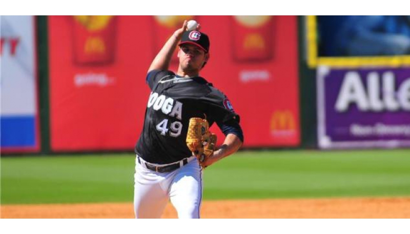 Omar Bencomo Jr ganó lanzando un juegazo