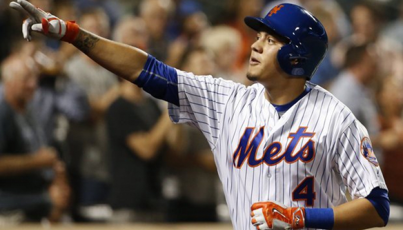 Wilmer Flores llegó a 15 cuadrangulares