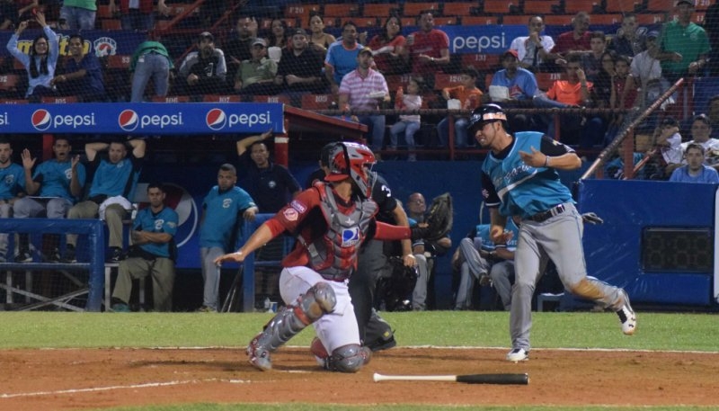 Los Bravos se impusieron 3-1 a los Cardenales