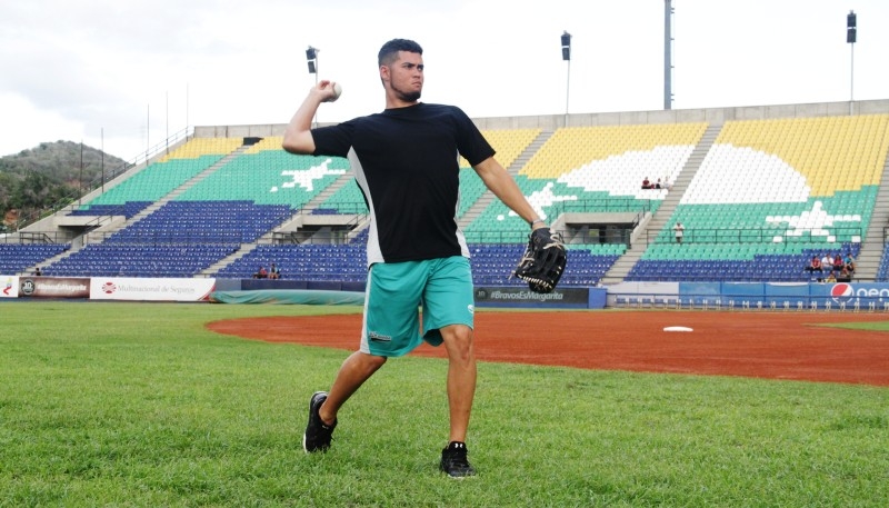 Tras el pelotazo Breyvic Valera tendrá descanso