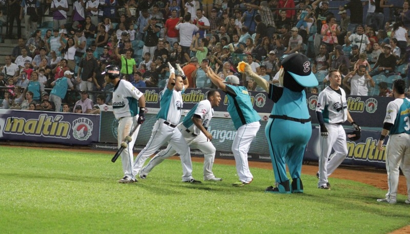 Con jonrón de Óscar Salazar ganaron los Bravos