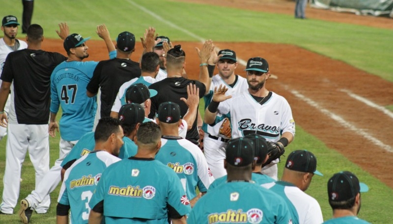 Los Bravos no se rindieron y ganaron 7-6