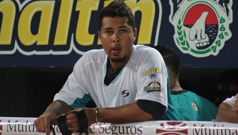 Kender Villegas salvó su primer juego de la campaña