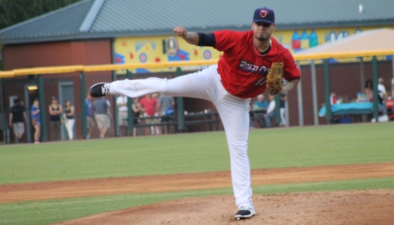 Omar Bencomo Jr., ganó con otra excelente salida