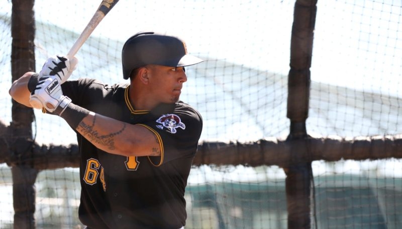 José Osuna hizo su debut en las Grandes Ligas