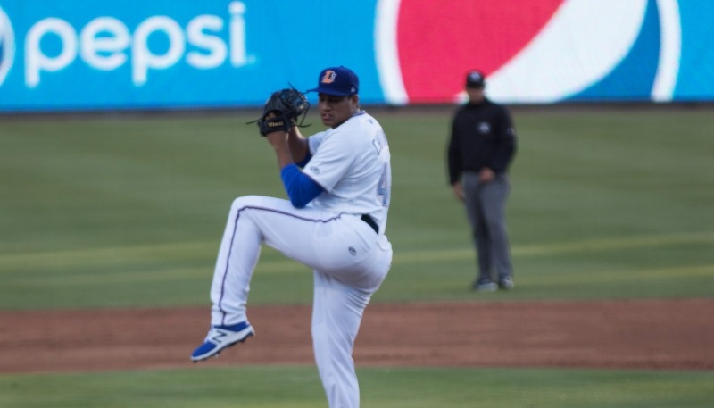 Yonny Chirinos logró un nuevo triunfo y tiene 5-0
