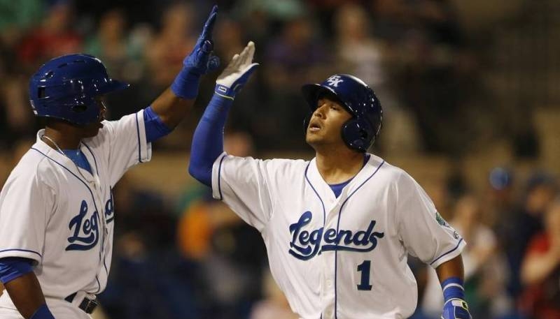 Ángelo Castellano dio jonrón con las bases llenas