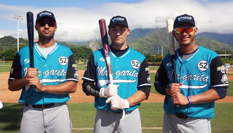 Los Bravos ya tienen a tres bateadores importados