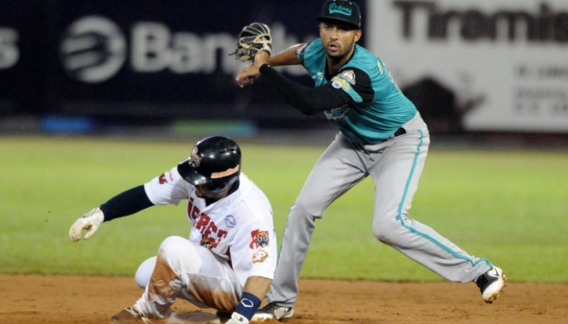 Superados por una carrera