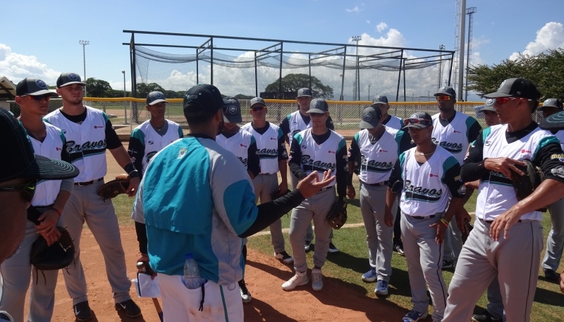 Los Bravos tienen 38 jugadores en la pretemporada
