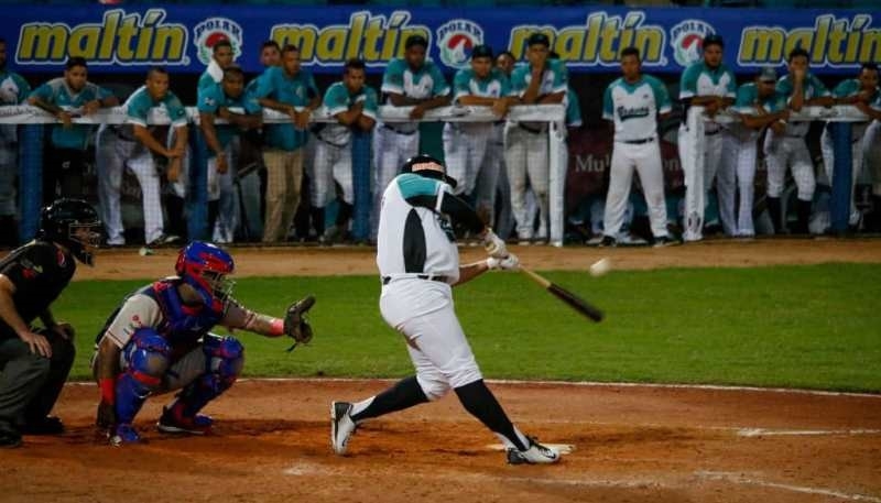 Los Bravos barrieron a los Tiburones