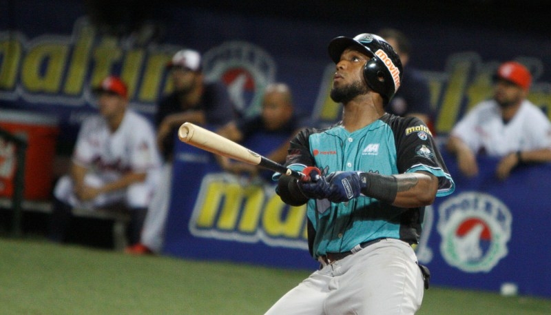 Luis Castro comando la paliza sobre los Caribes