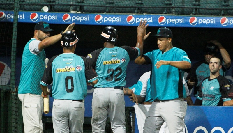 Los Bravos le volvieron a ganar a los Caribes