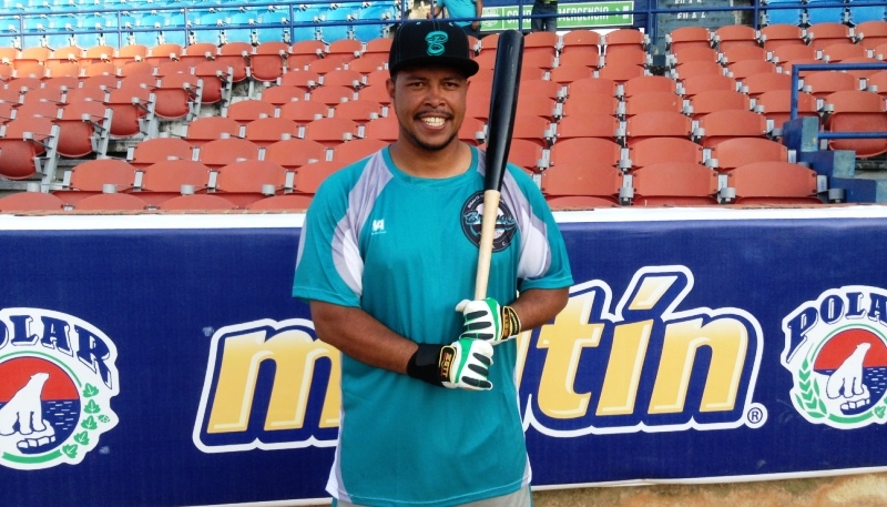 Johny Celis llegó en cambio a los Bravos