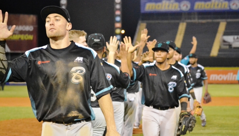 Los Bravos tomaron venganza en el segundo