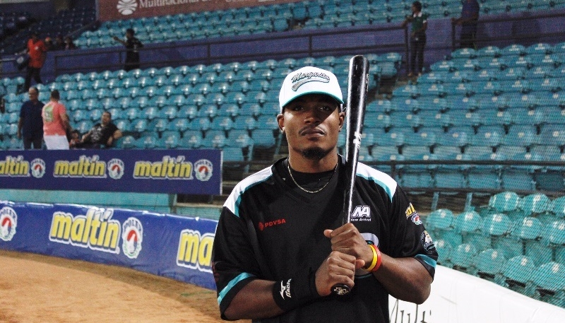 Carlos Moncrief vuelve como bravo