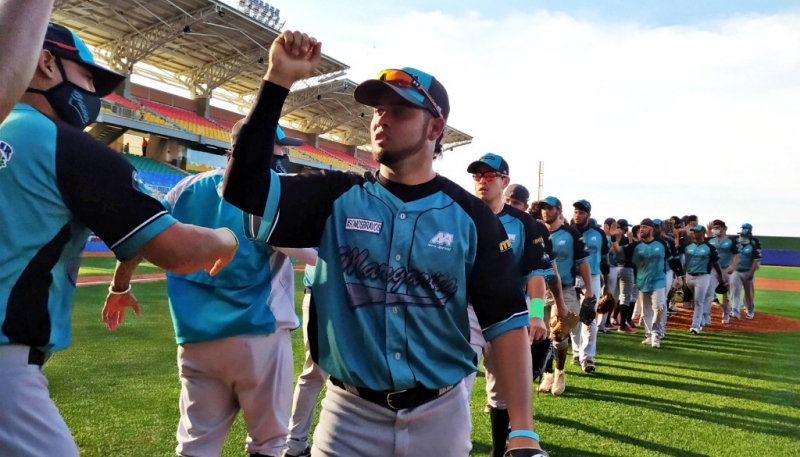 Blanqueada brava en Macuto