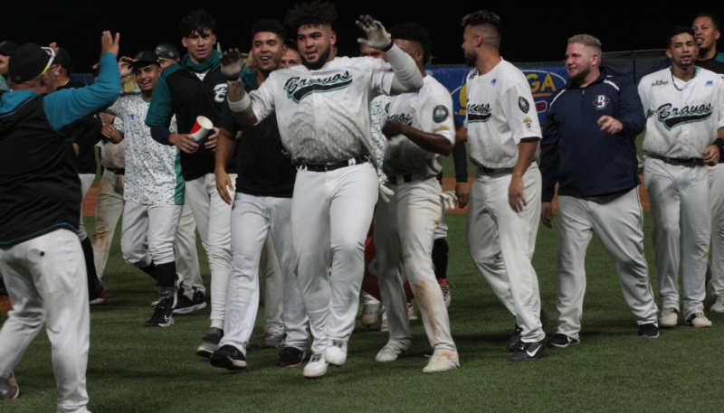 BRAVOS DEJÓ A MAGALLANES EN EL TERRENO