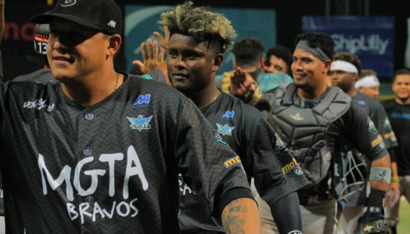 BRAVOS VOLVIÓ AL LIDERATO DE LA TABLA EN 