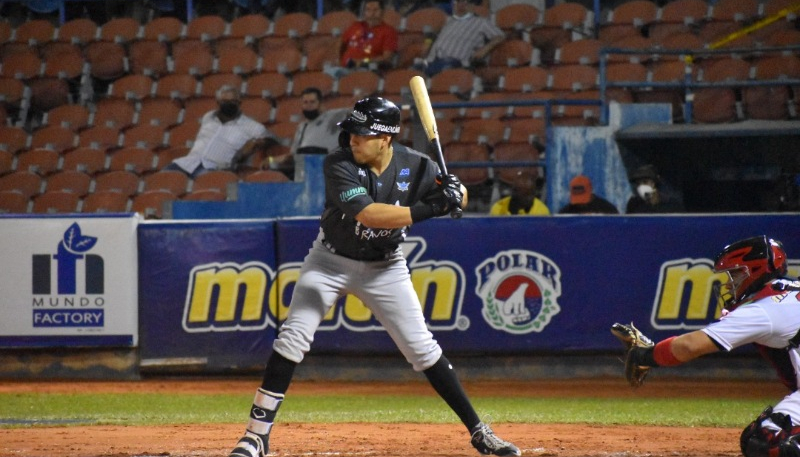 BRAVOS CEDIÓ EN MARACAY