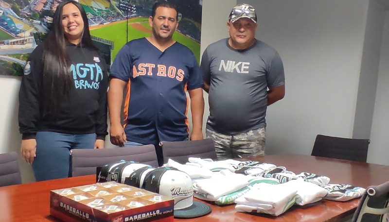 BRAVOS DE LA MANO CON EL BÉISBOL MENOR NEOESPARTANO