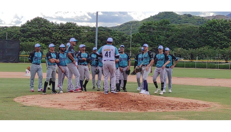BRAVOS INCORPORÓ TRES PIEZAS A SU PRETEMPORADA