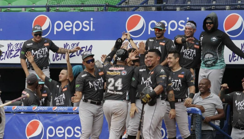 BRAVOS DOMÓ TIGRES EN MARACAY