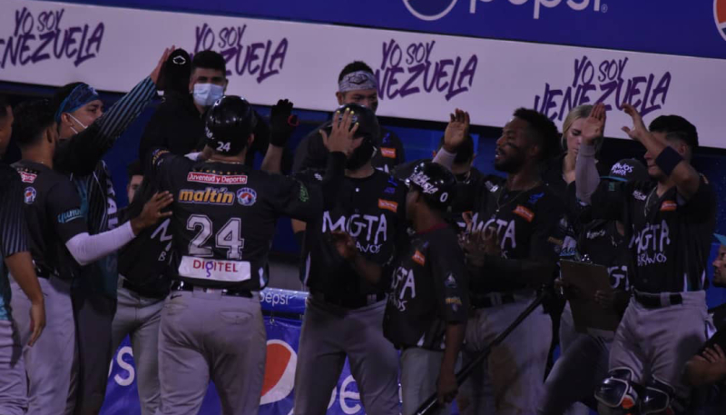 BRAVOS PEGÓ PRIMERO ANTE TIGRES EN MARACAY