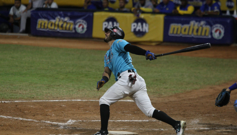 BRAVOS CEDIÓ EN LA UCV