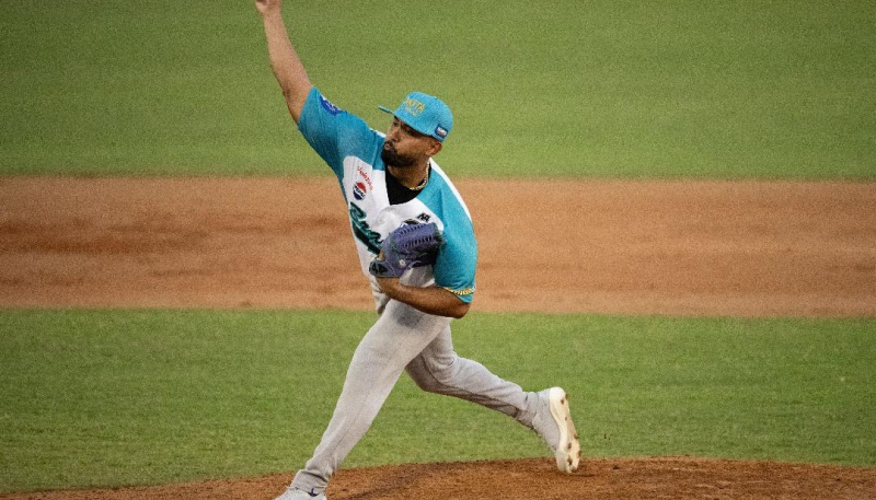 BRAVOS SILENCIÓ BATES TURCOS Y QUEDÓ A PUNTO DE OTRA HAZAÑA