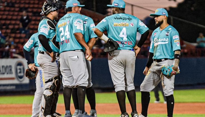 BRAVOS DIVIDIÓ HONORES EN BARQUISIMETO