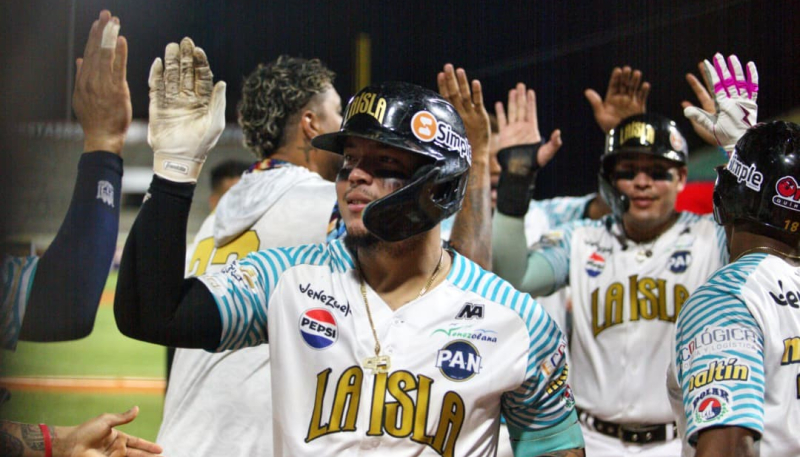 BRAVOS DEFIENDE SU FORTÍN Y SE ADUEÑA DEL LIDERATO