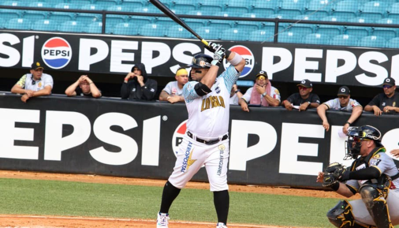 BRAVOS DIVIDIÓ HONORES CON LEONES